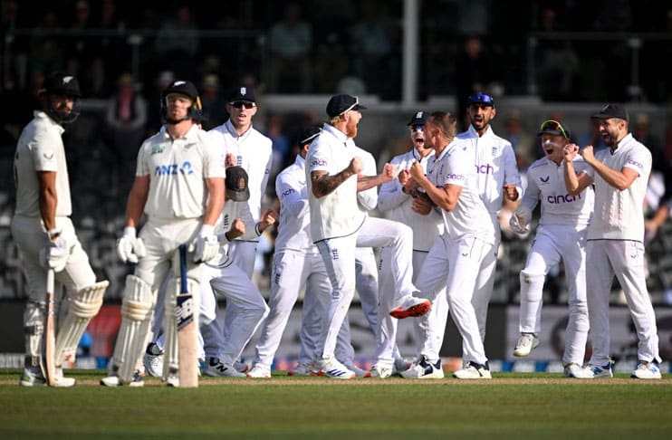 crowe-thorpe-trophy-england-on-verge-of-win-new-zealand-test